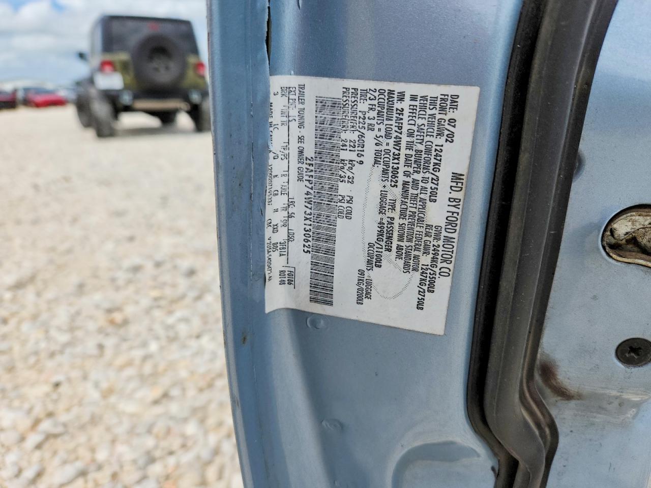 2003 FORD CROWN VIC