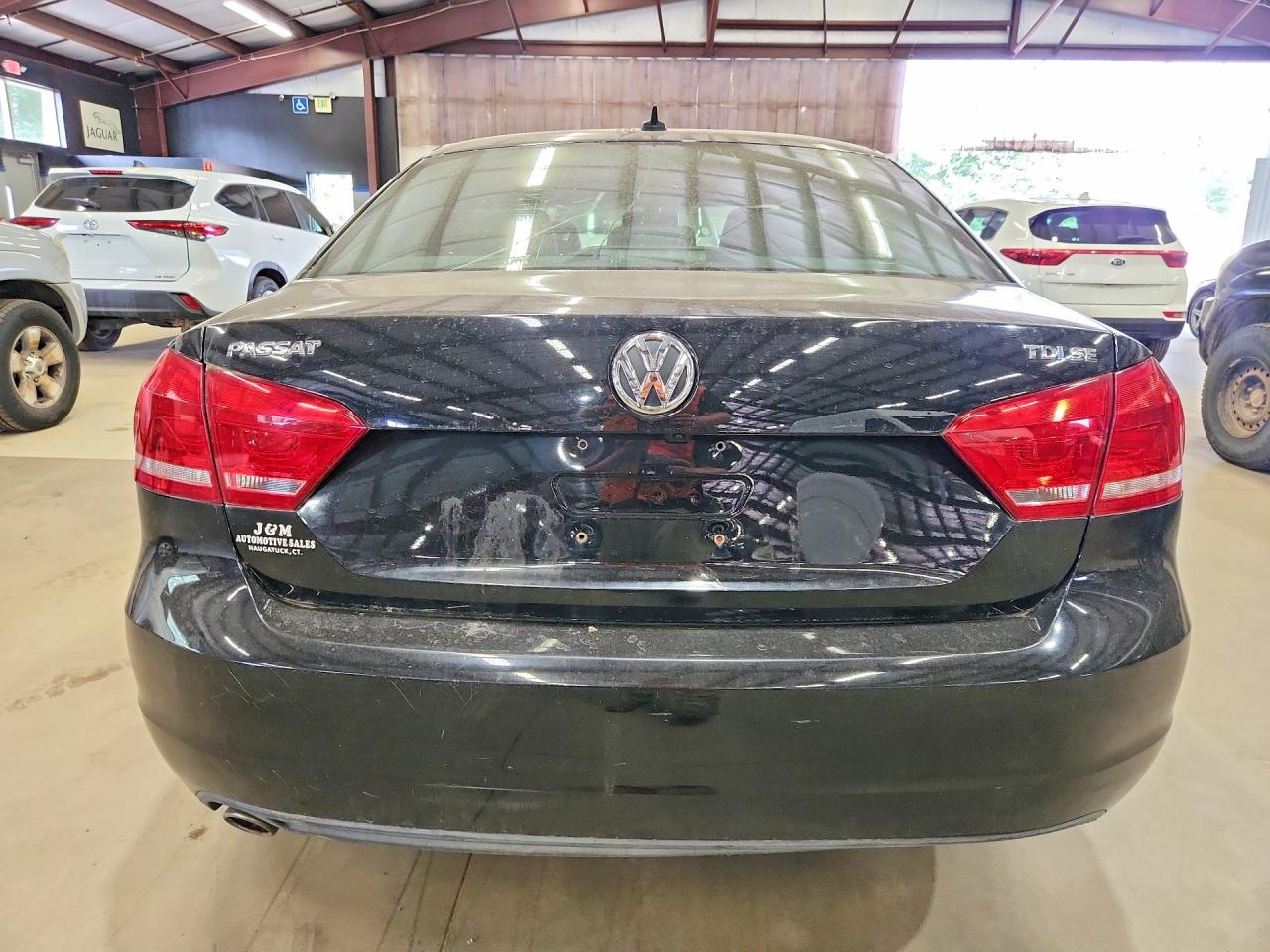 2014 VOLKSWAGEN PASSAT