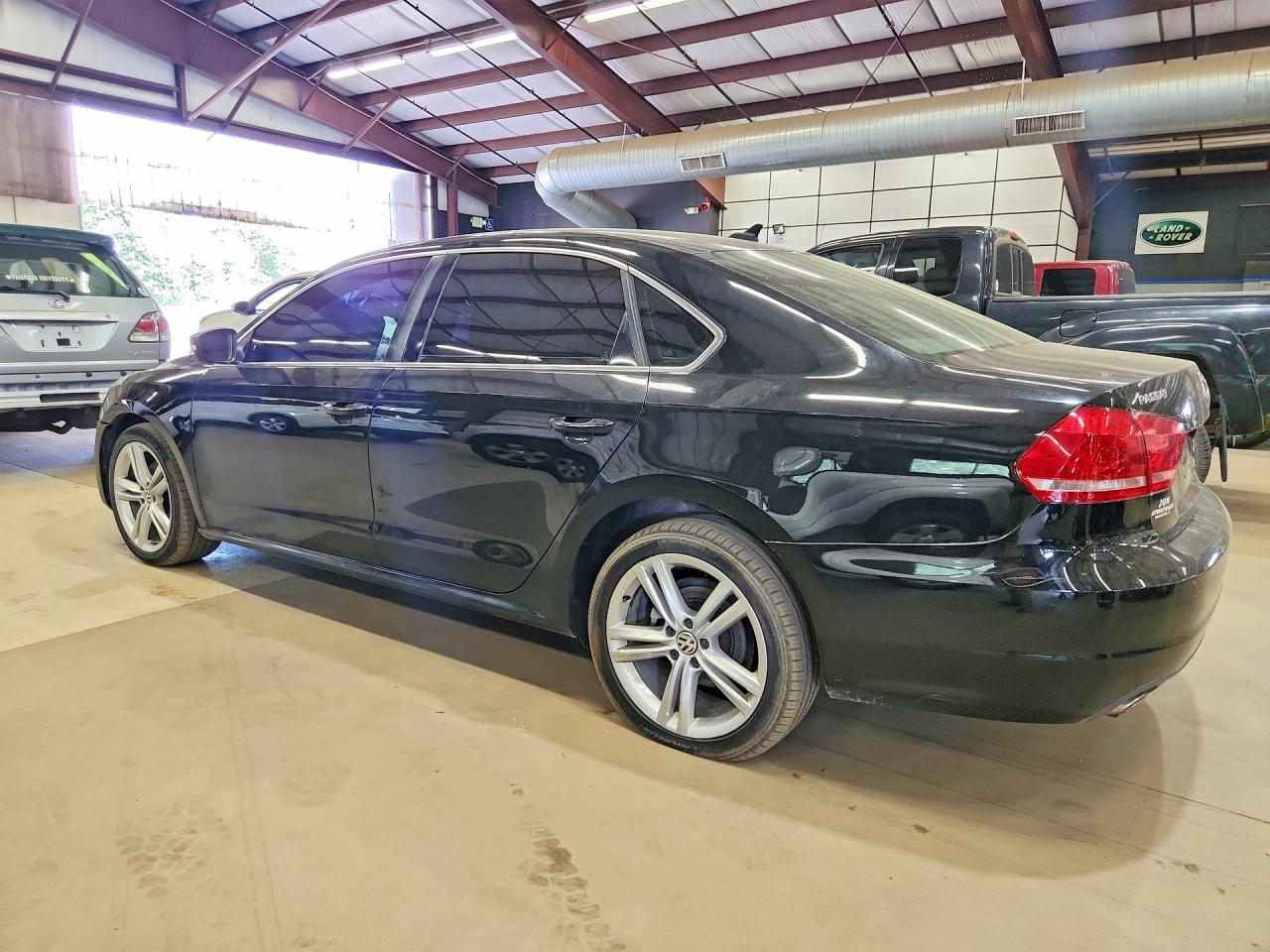2014 VOLKSWAGEN PASSAT