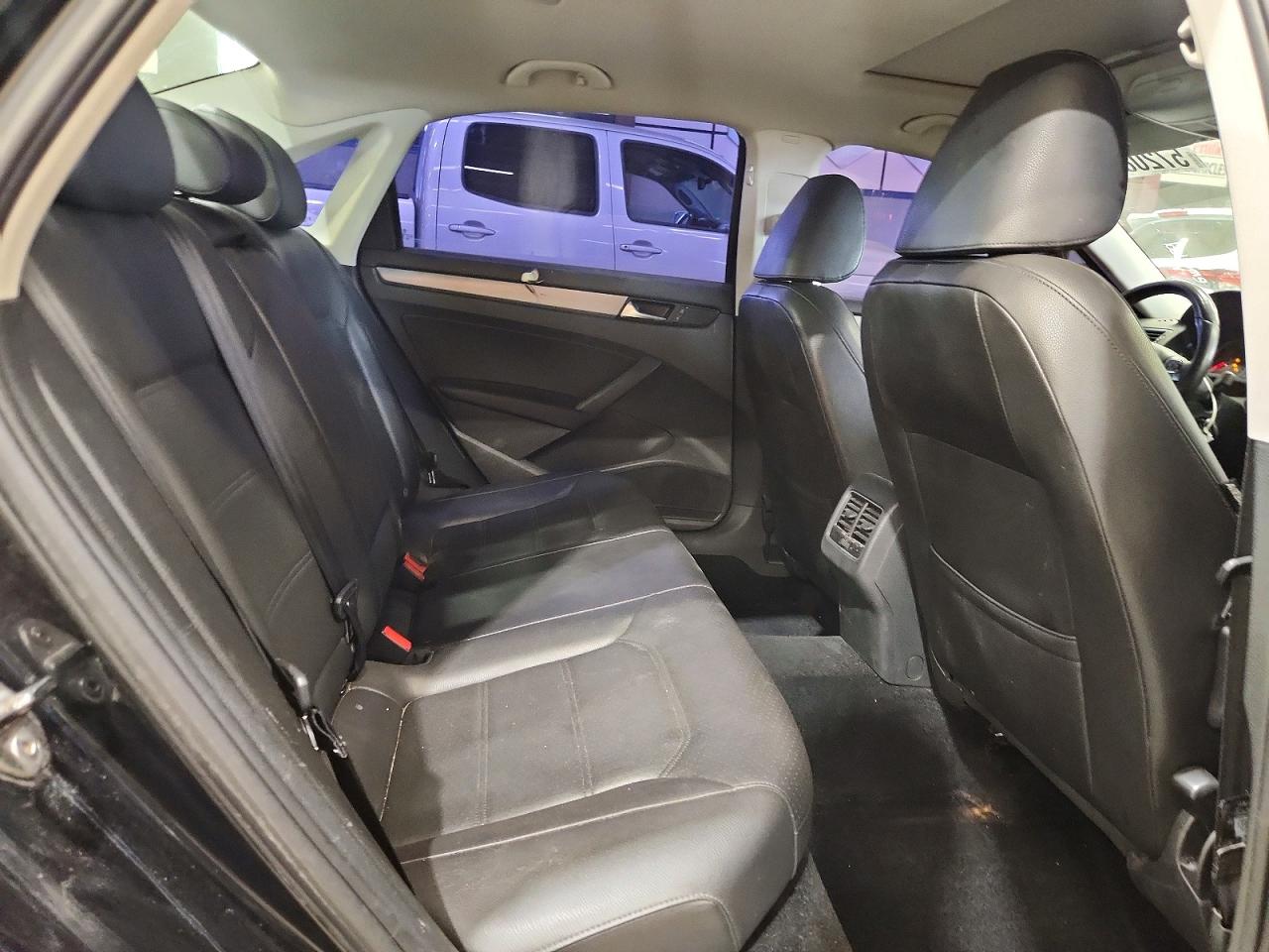 2014 VOLKSWAGEN PASSAT