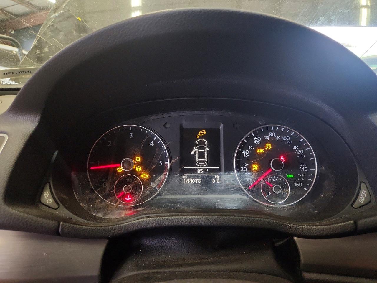 2014 VOLKSWAGEN PASSAT