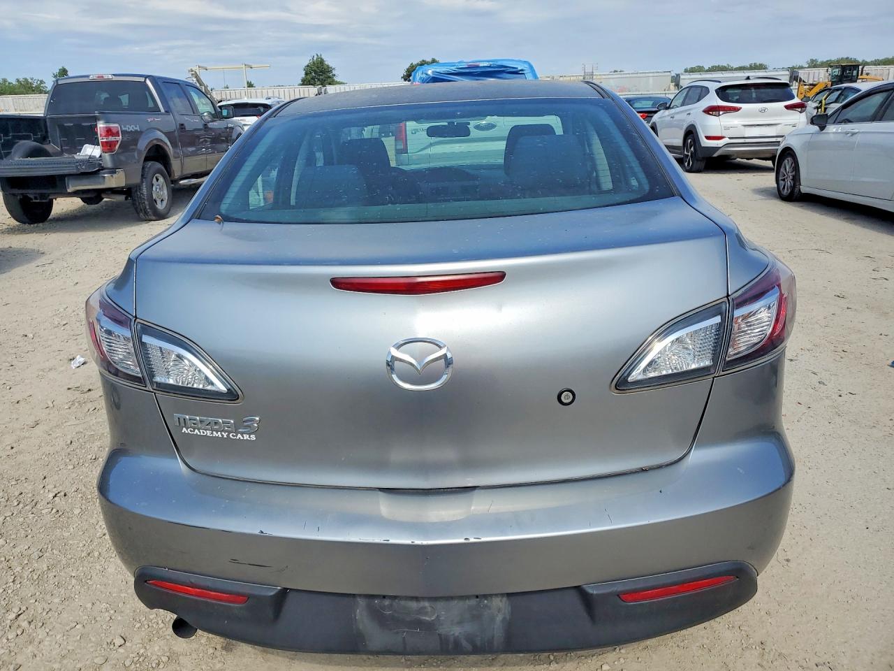 2011 MAZDA 3