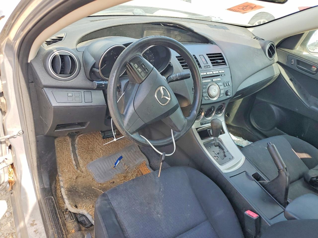 2011 MAZDA 3