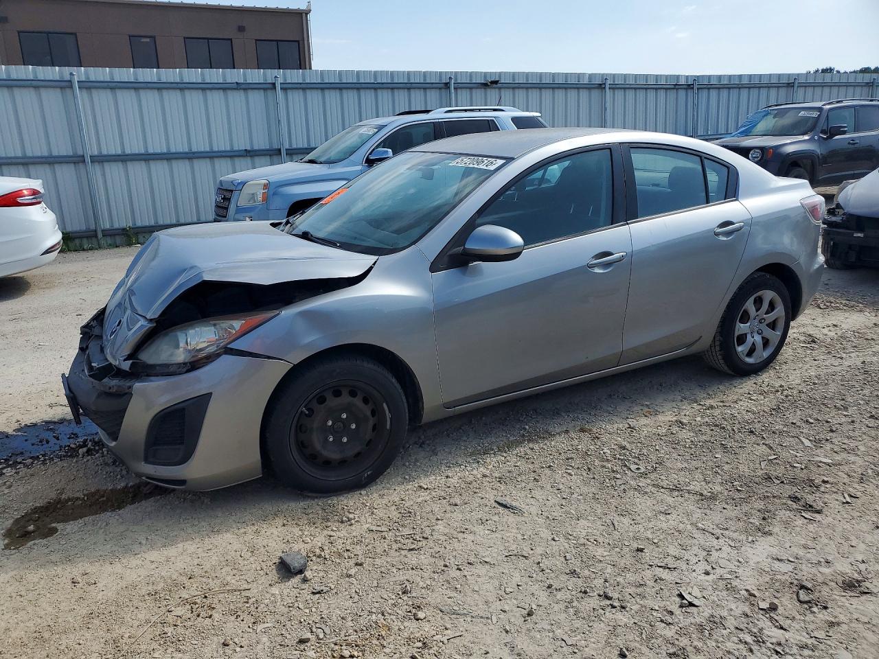 2011 MAZDA 3