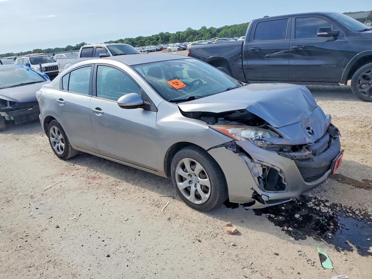 2011 MAZDA 3