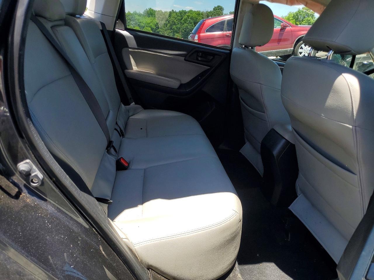 2016 SUBARU FORESTER
