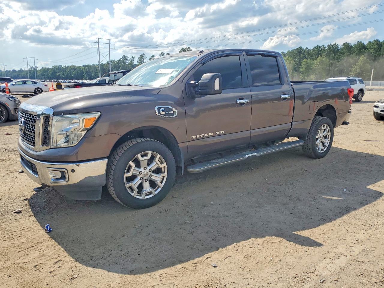 2016 NISSAN TITAN