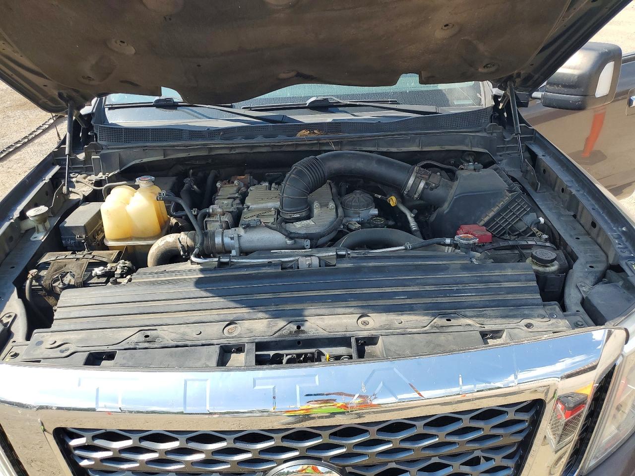 2016 NISSAN TITAN