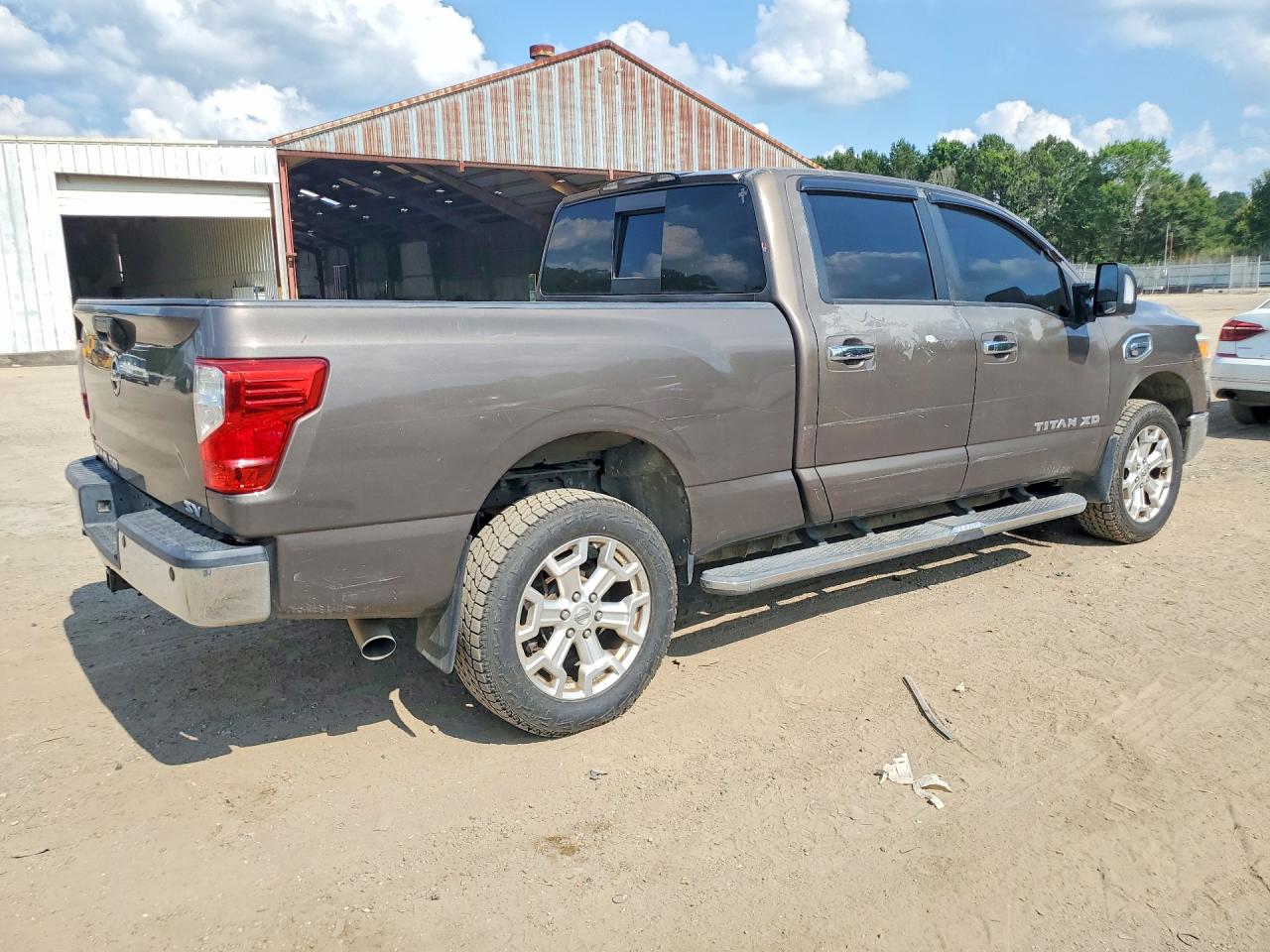 2016 NISSAN TITAN