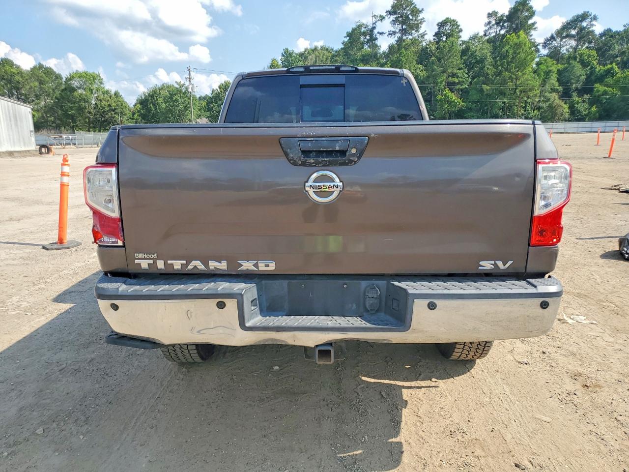 2016 NISSAN TITAN