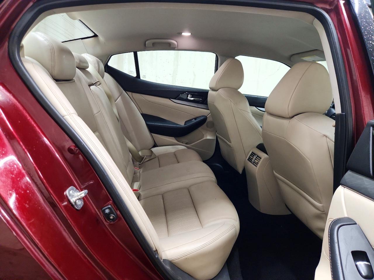2016 NISSAN MAXIMA