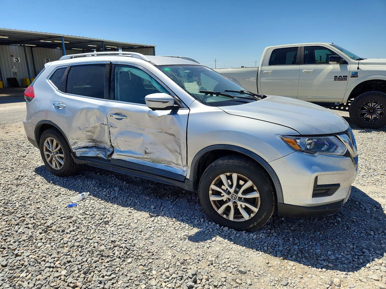 2017 NISSAN ROGUE