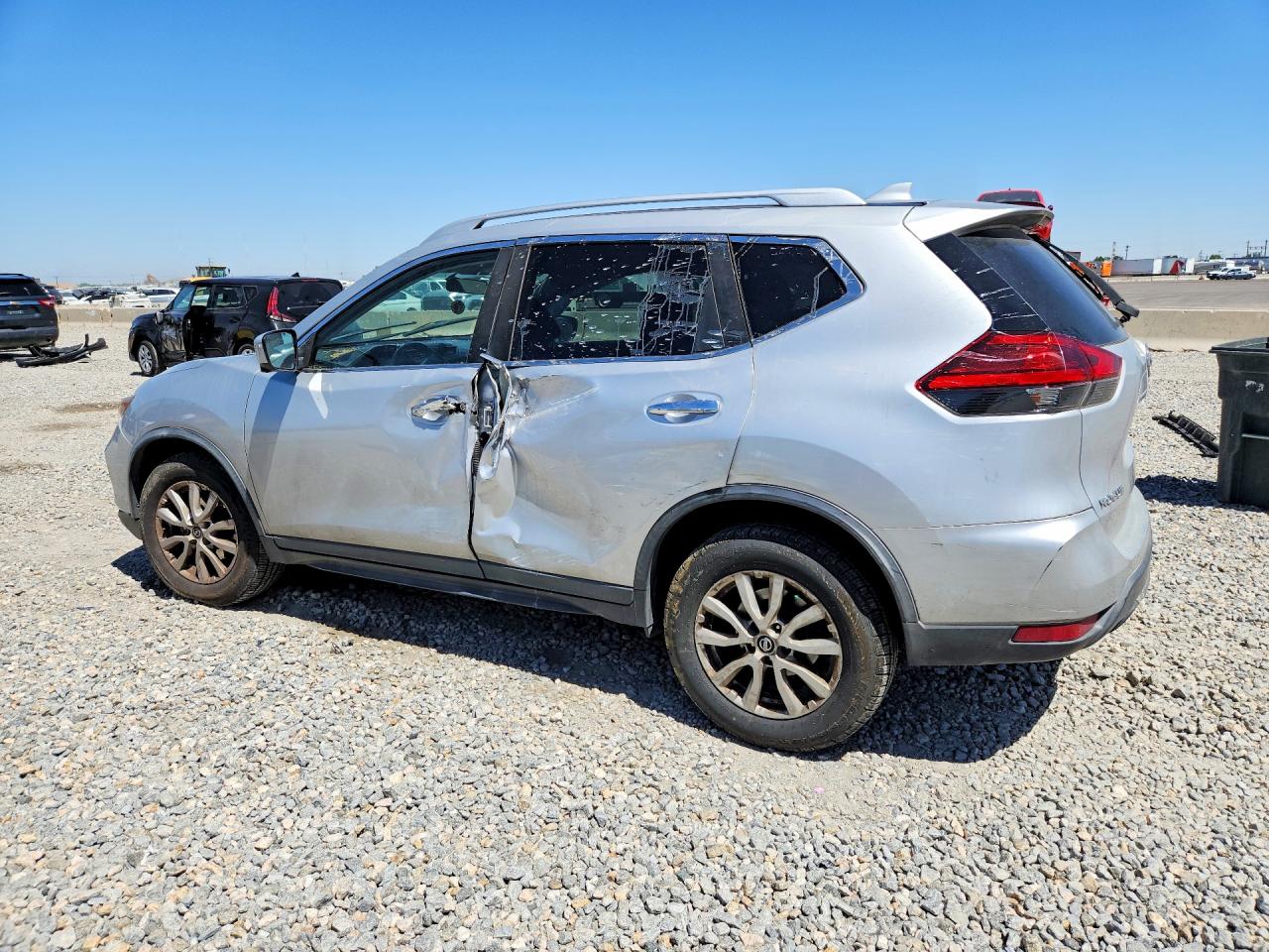2017 NISSAN ROGUE