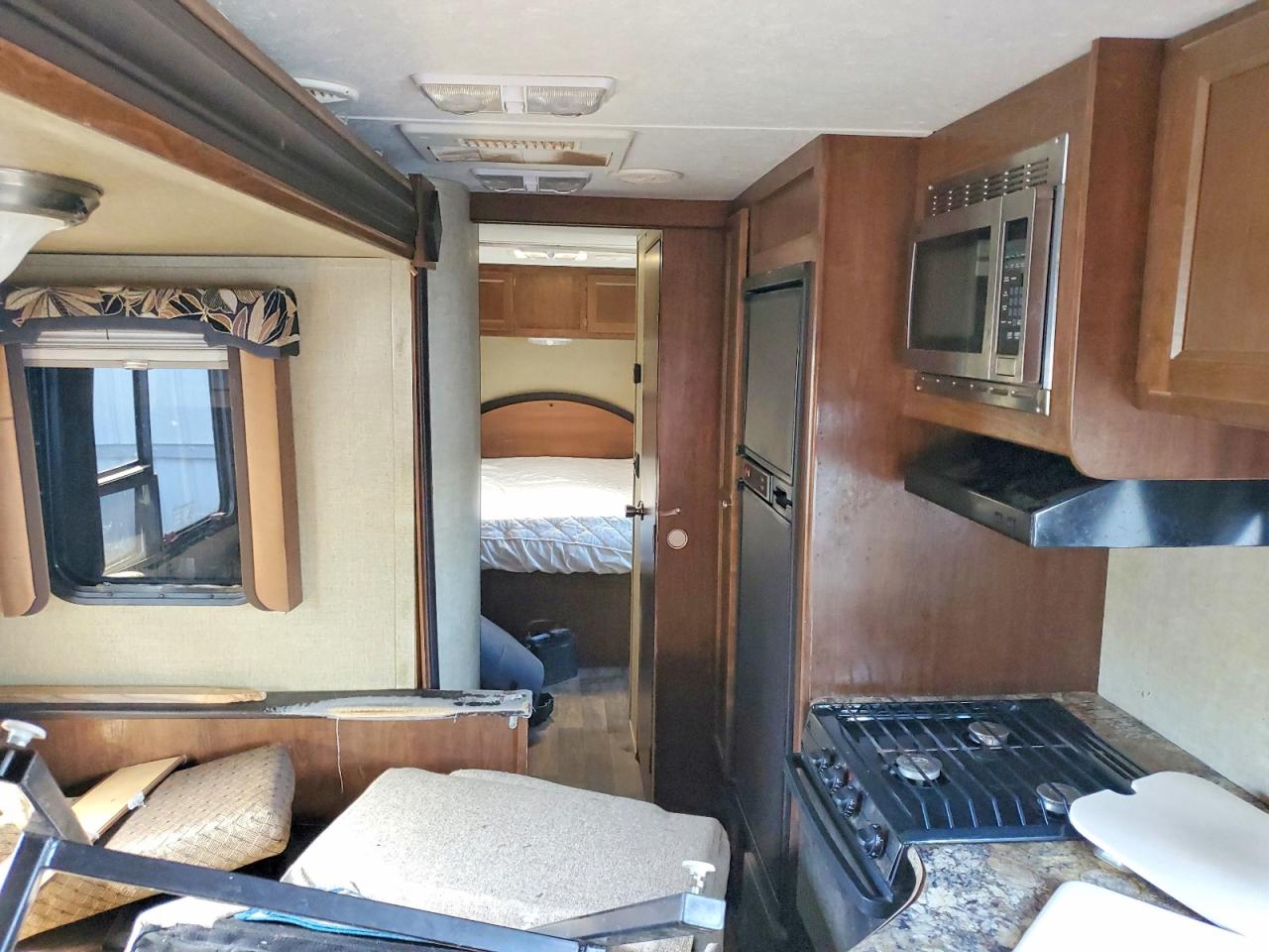 2015 KYRV HIDEOUT