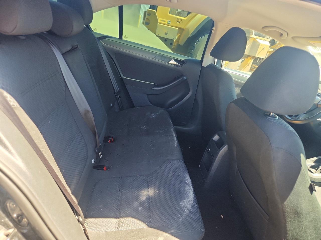 2011 VOLKSWAGEN JETTA