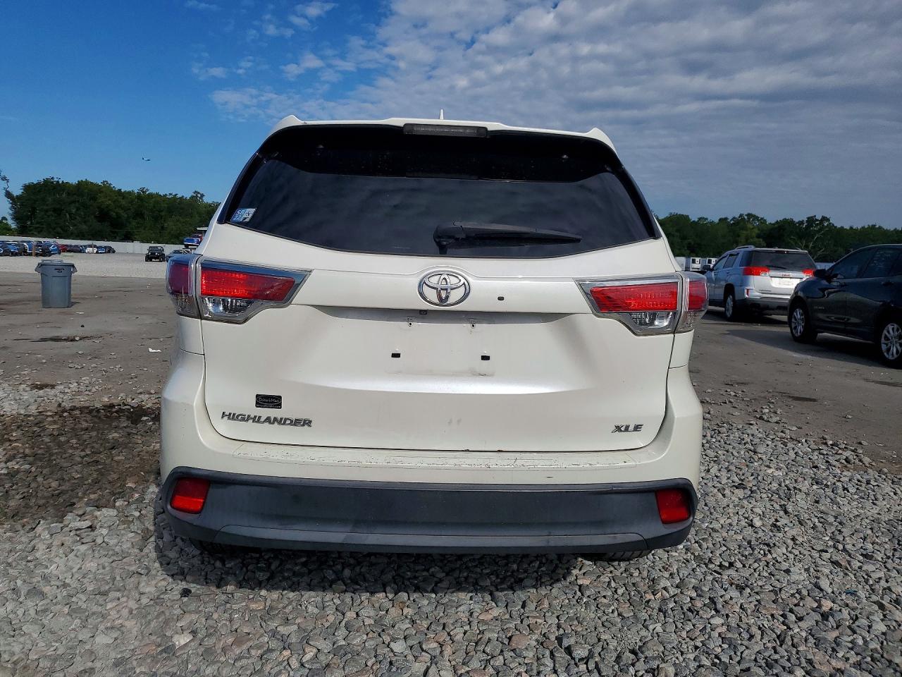 2015 TOYOTA HIGHLANDER