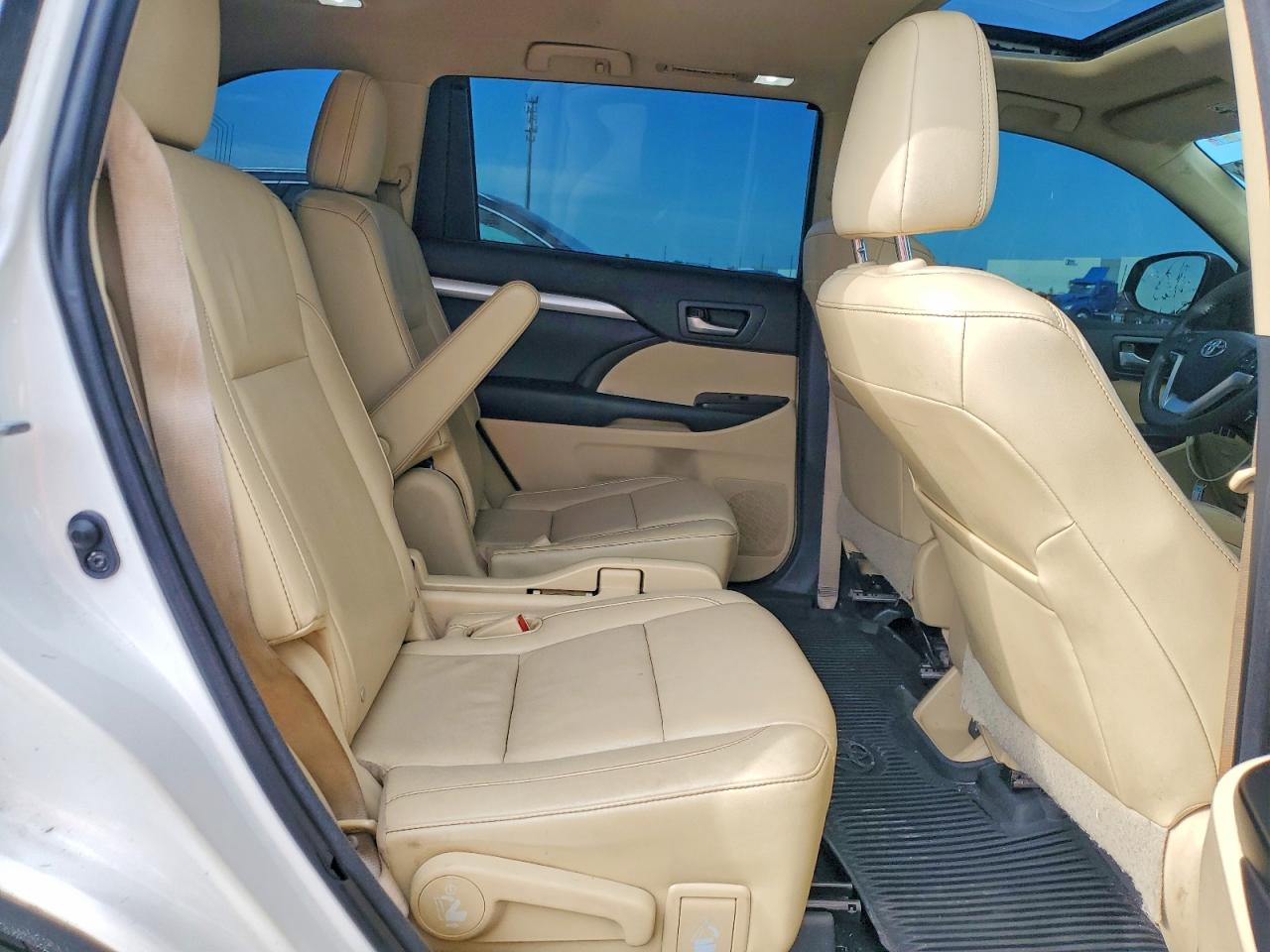 2015 TOYOTA HIGHLANDER