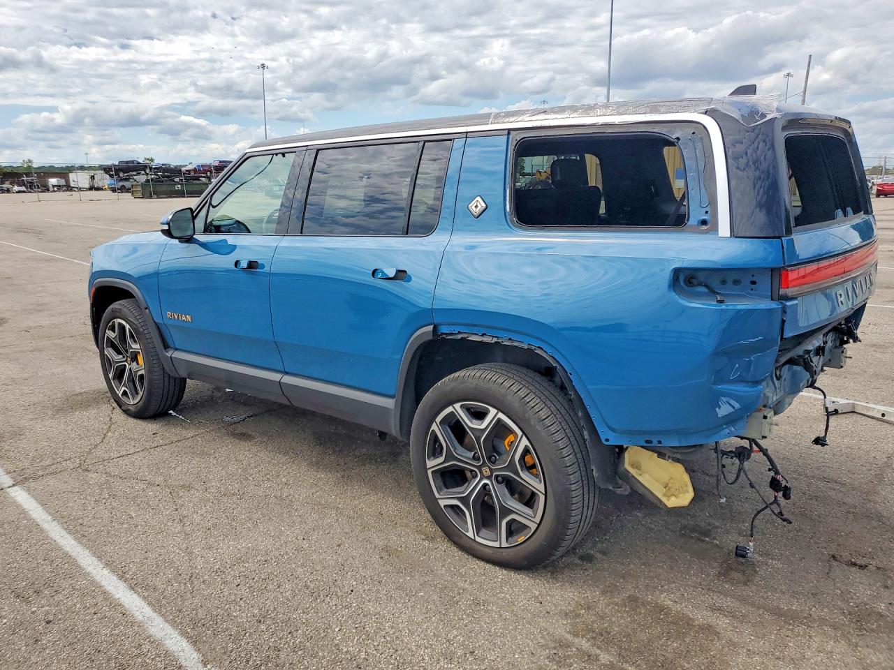 2024 RIVIAN RIS