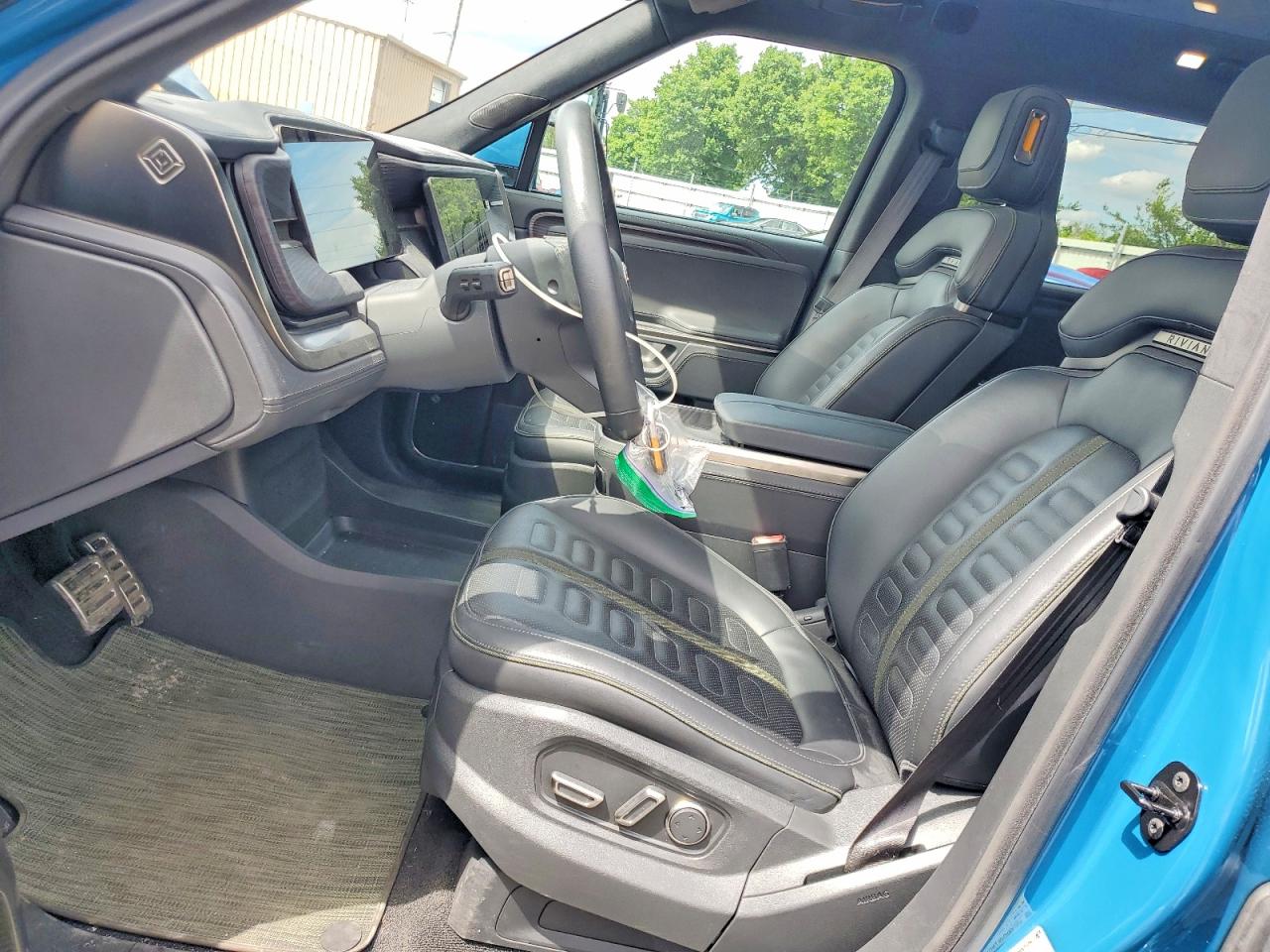 2024 RIVIAN RIS