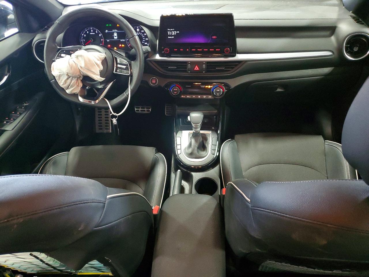 2023 KIA FORTE