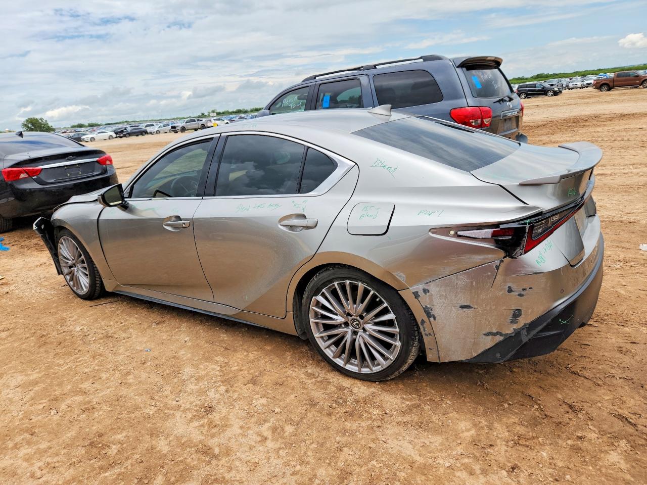 2022 LEXUS IS