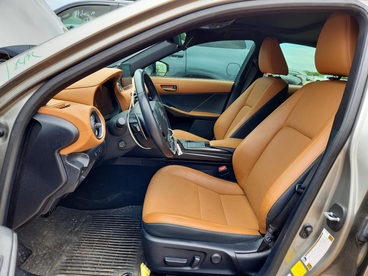 2022 LEXUS IS