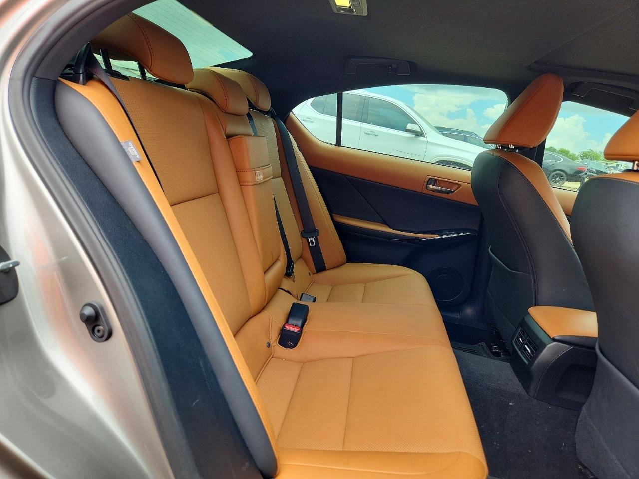 2022 LEXUS IS