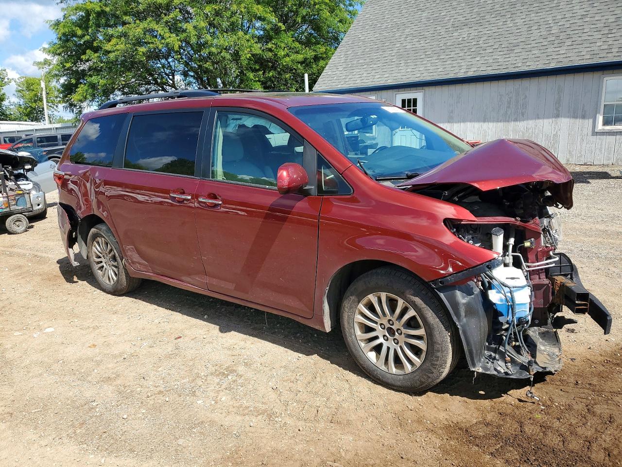 2015 TOYOTA SIENNA