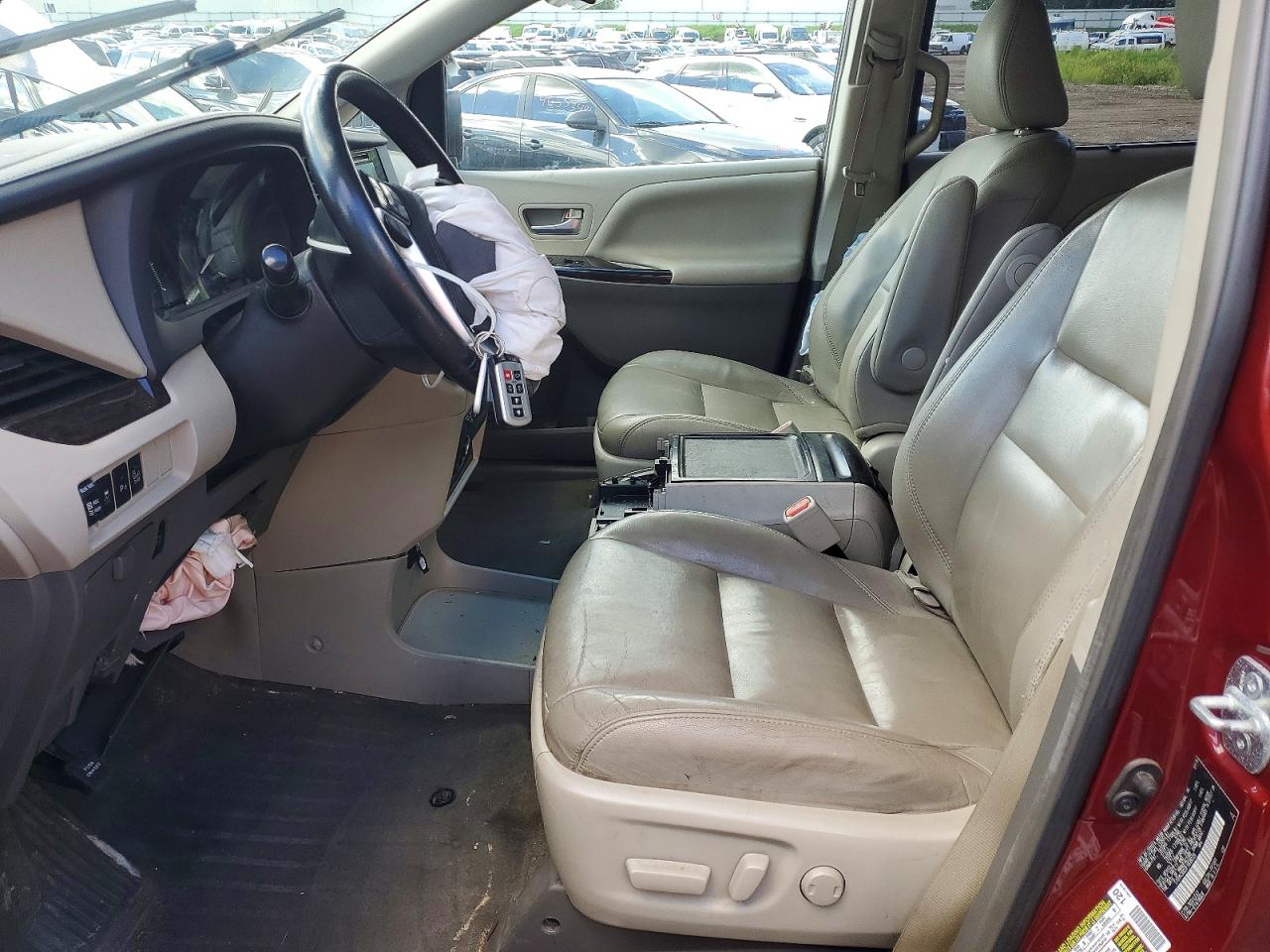 2015 TOYOTA SIENNA