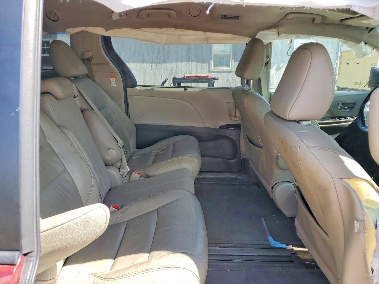 2015 TOYOTA SIENNA