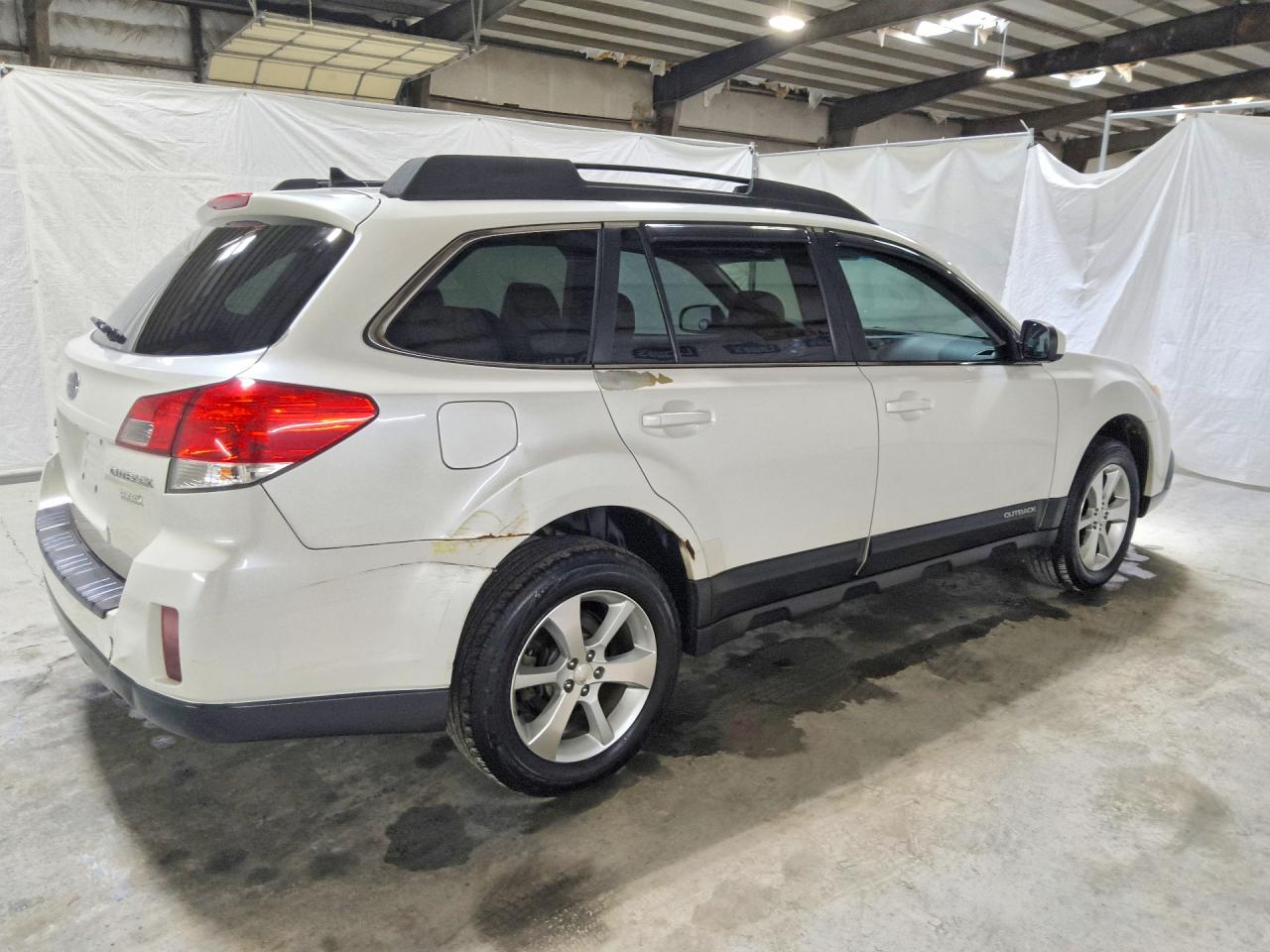 2014 SUBARU OUTBACK