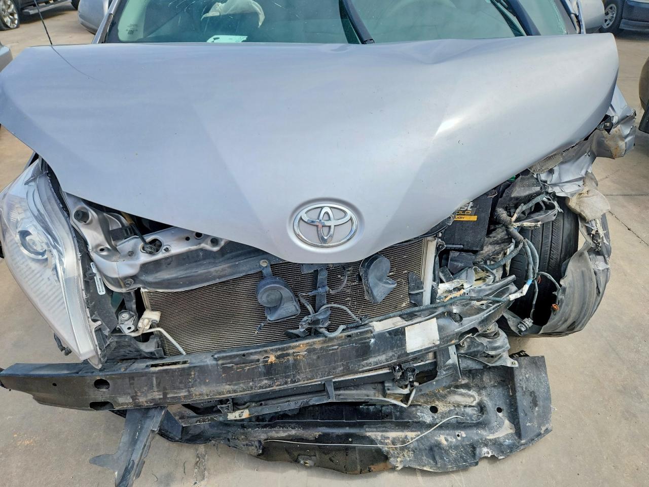 2013 TOYOTA SIENNA