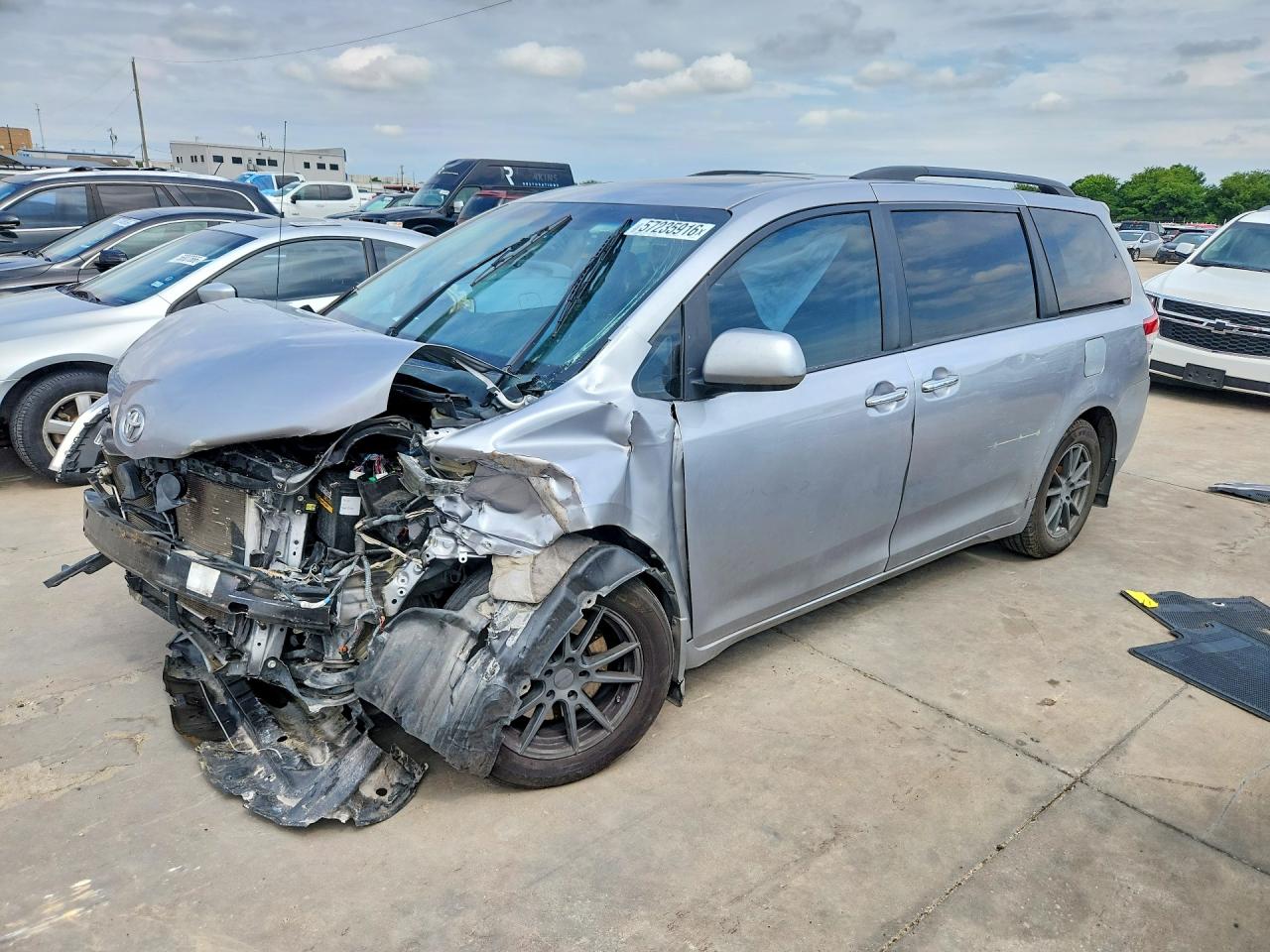 2013 TOYOTA SIENNA