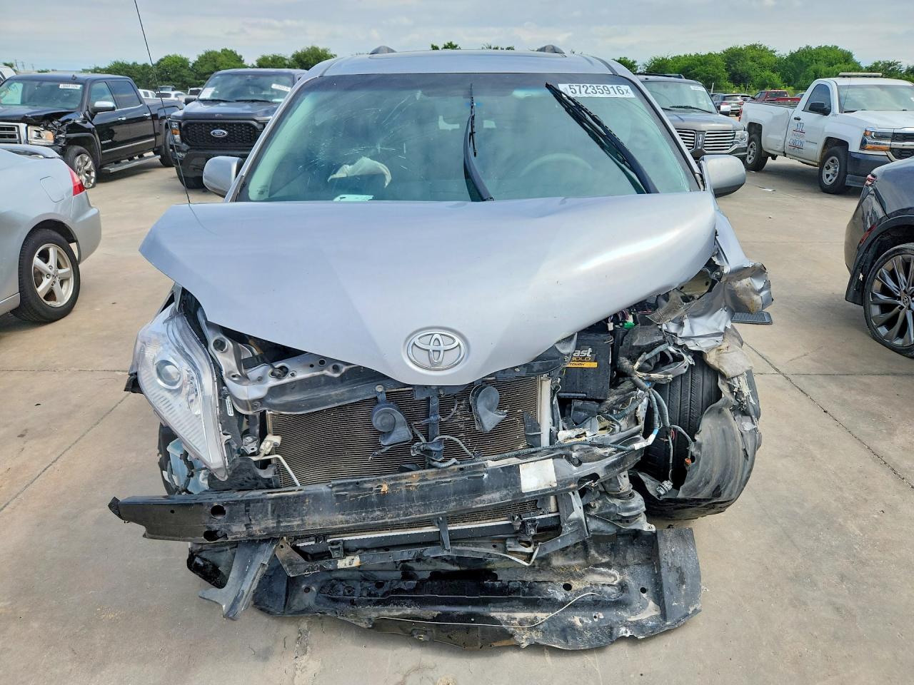 2013 TOYOTA SIENNA