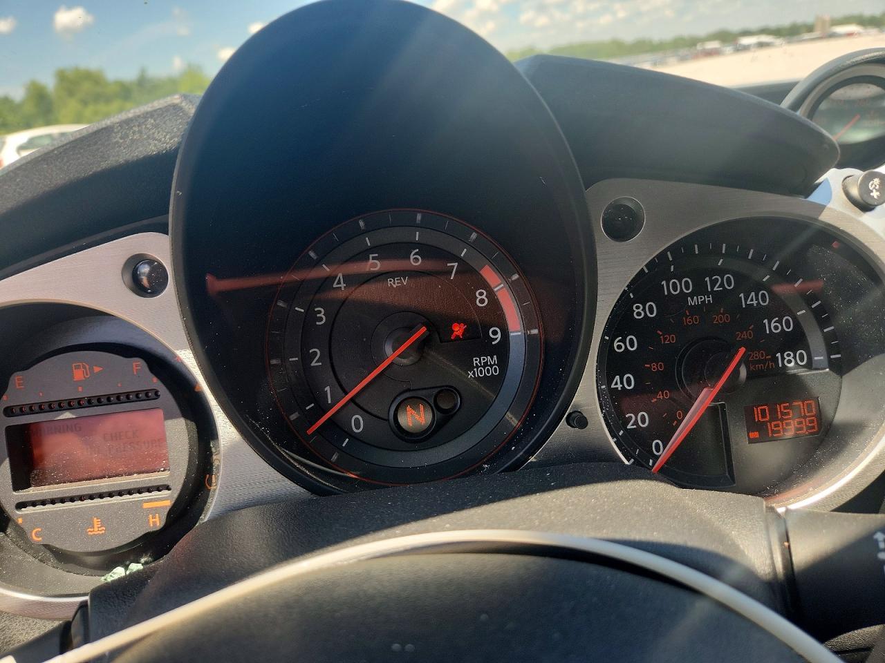 2015 NISSAN 370Z