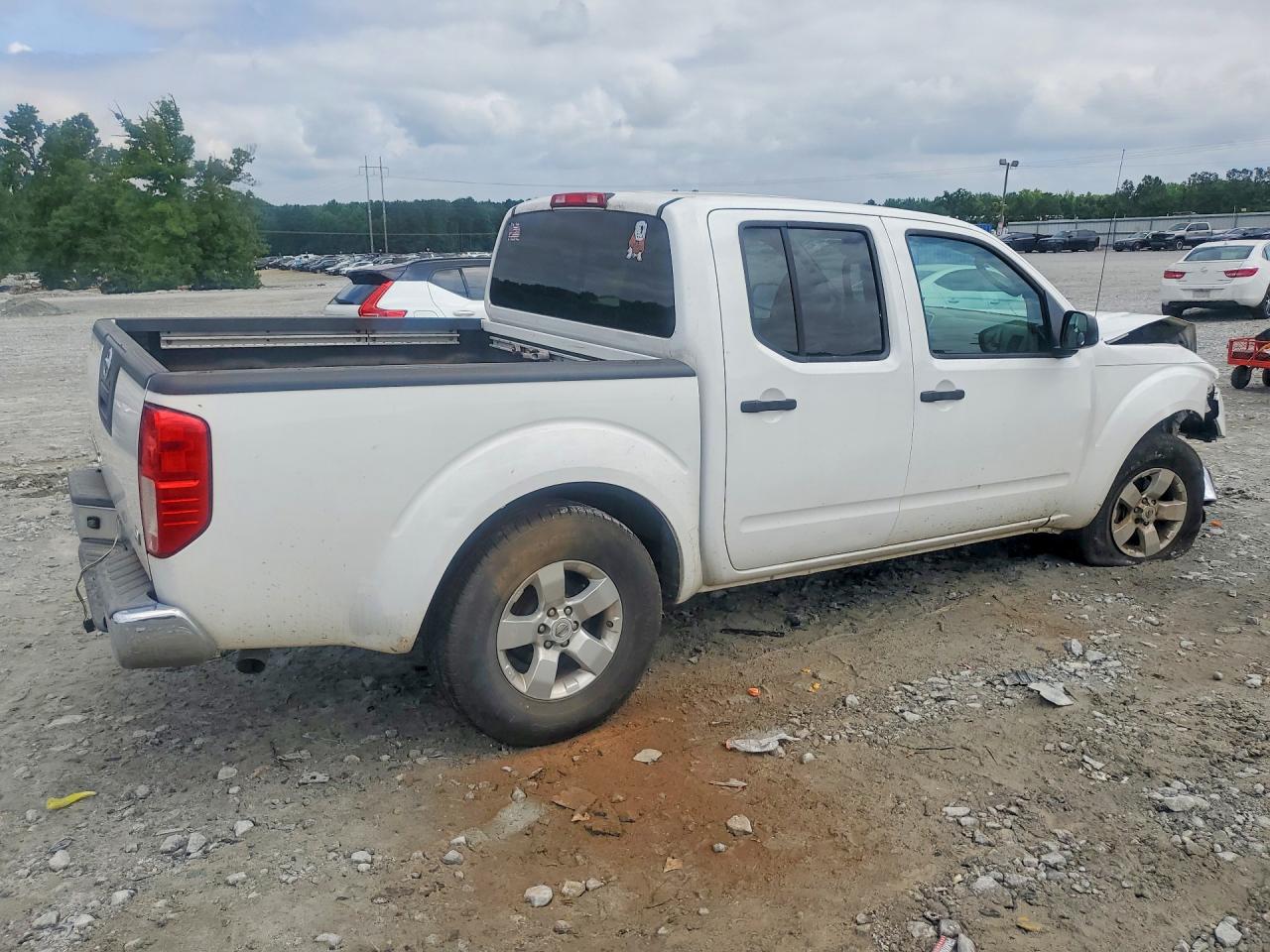 2011 NISSAN FRONTIER