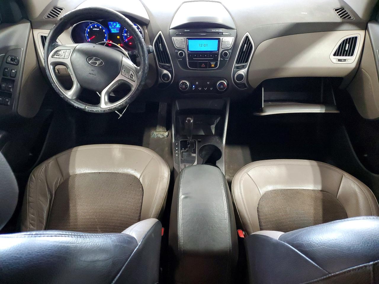 2011 HYUNDAI TUCSON
