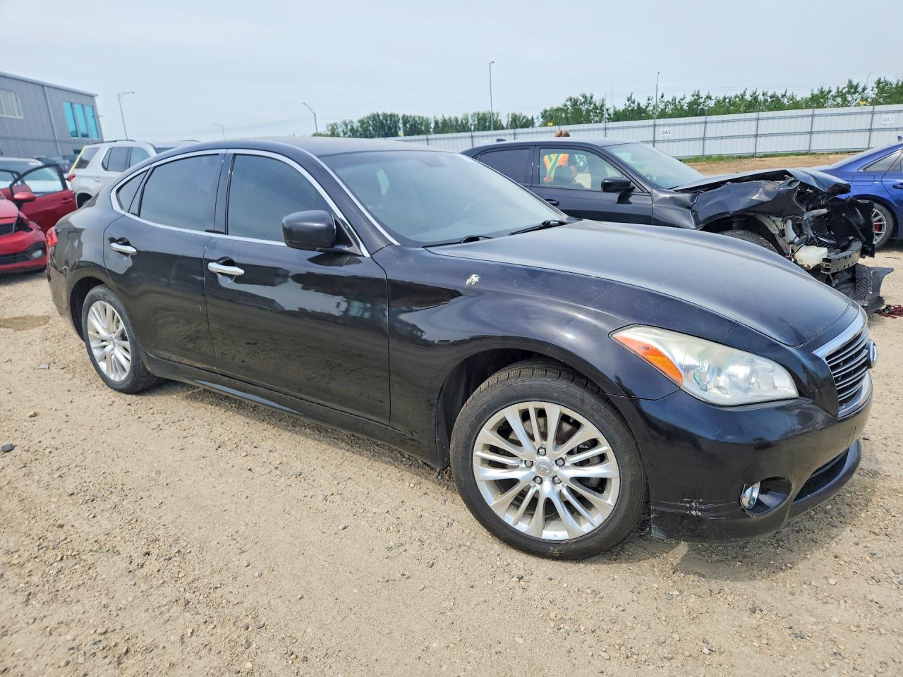 2012 INFINITI M56