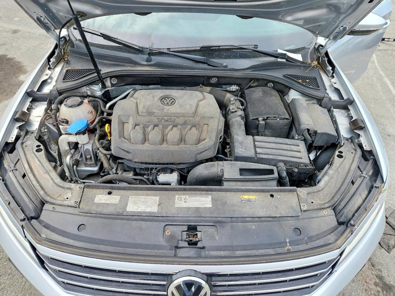 2018 VOLKSWAGEN PASSAT