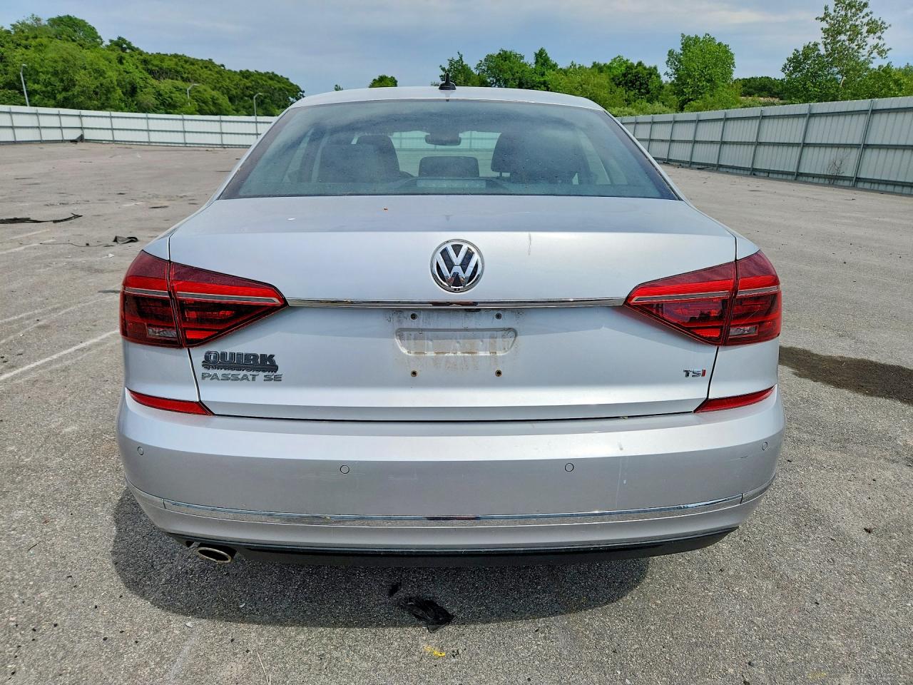 2018 VOLKSWAGEN PASSAT