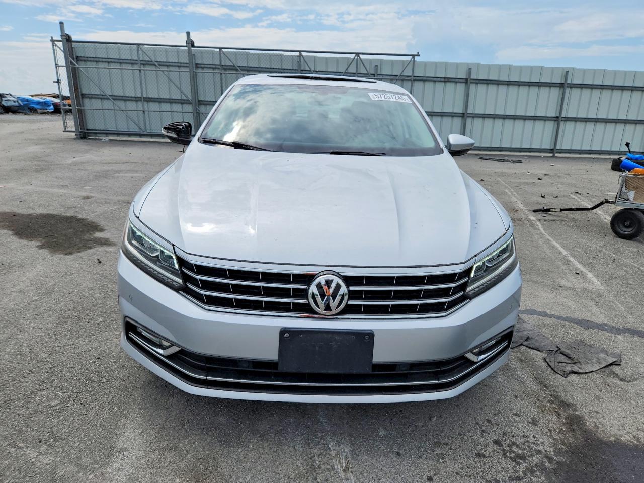 2018 VOLKSWAGEN PASSAT