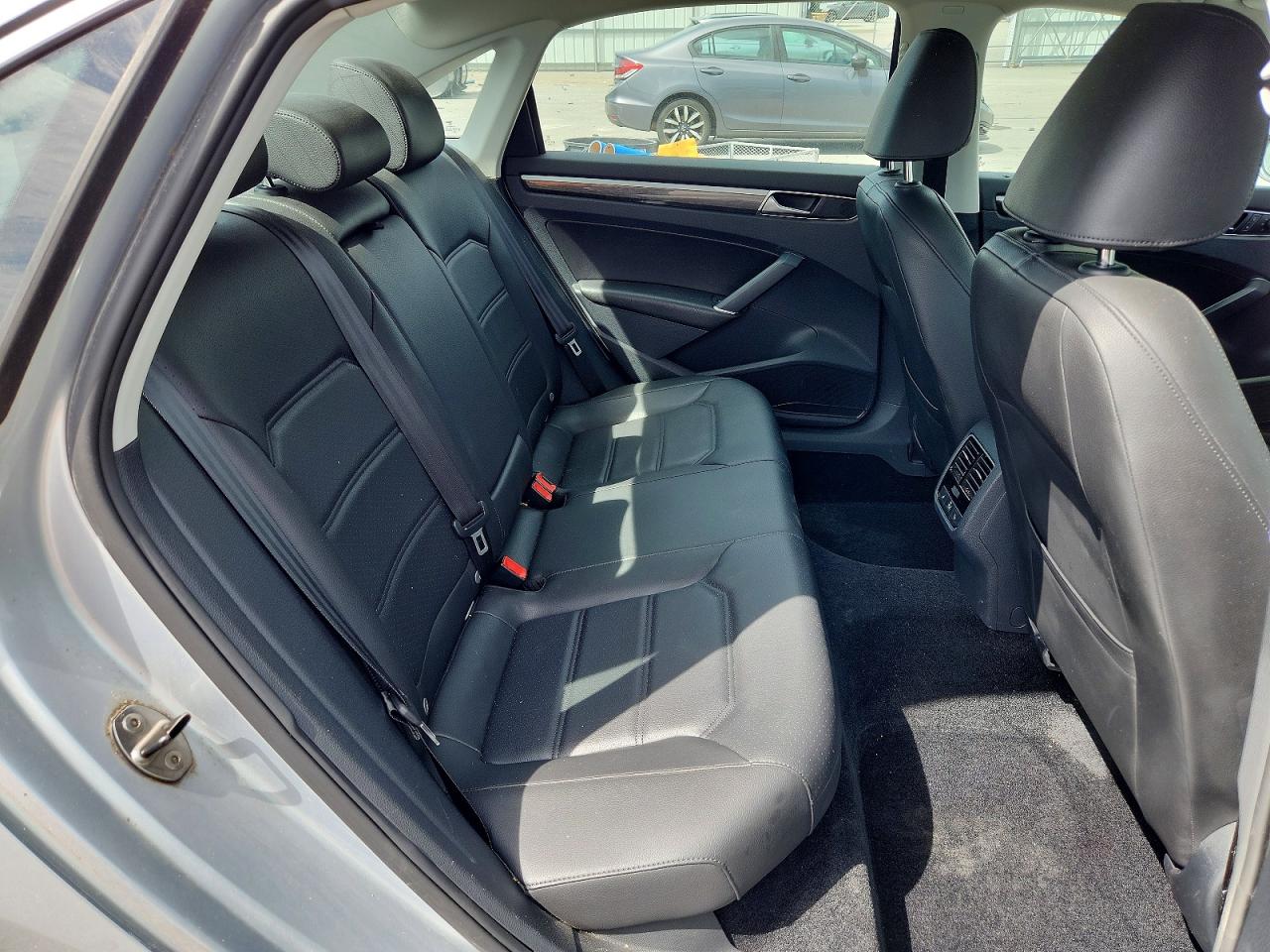 2018 VOLKSWAGEN PASSAT