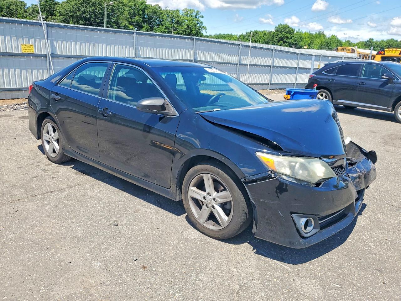 2014 TOYOTA CAMRY