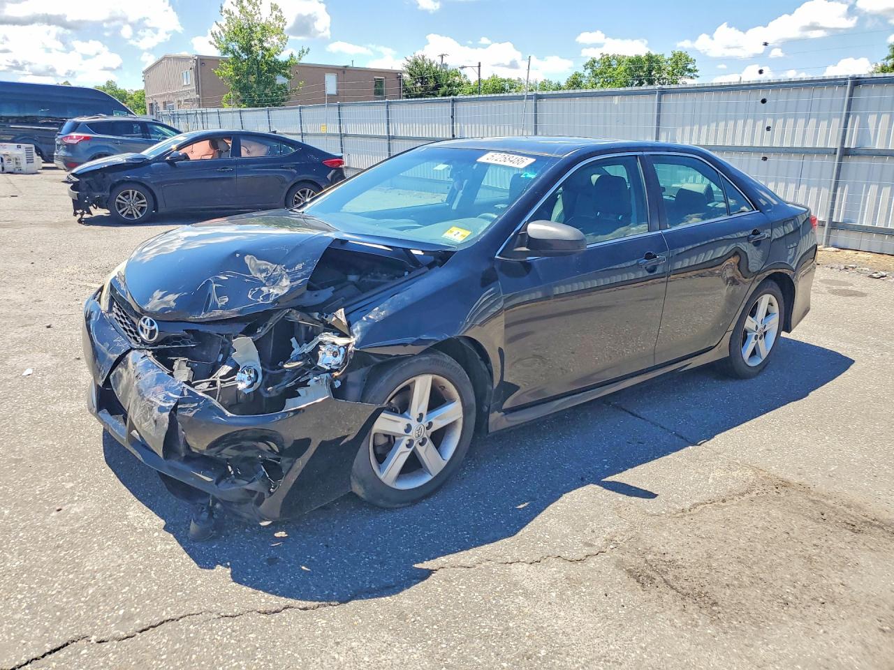 2014 TOYOTA CAMRY