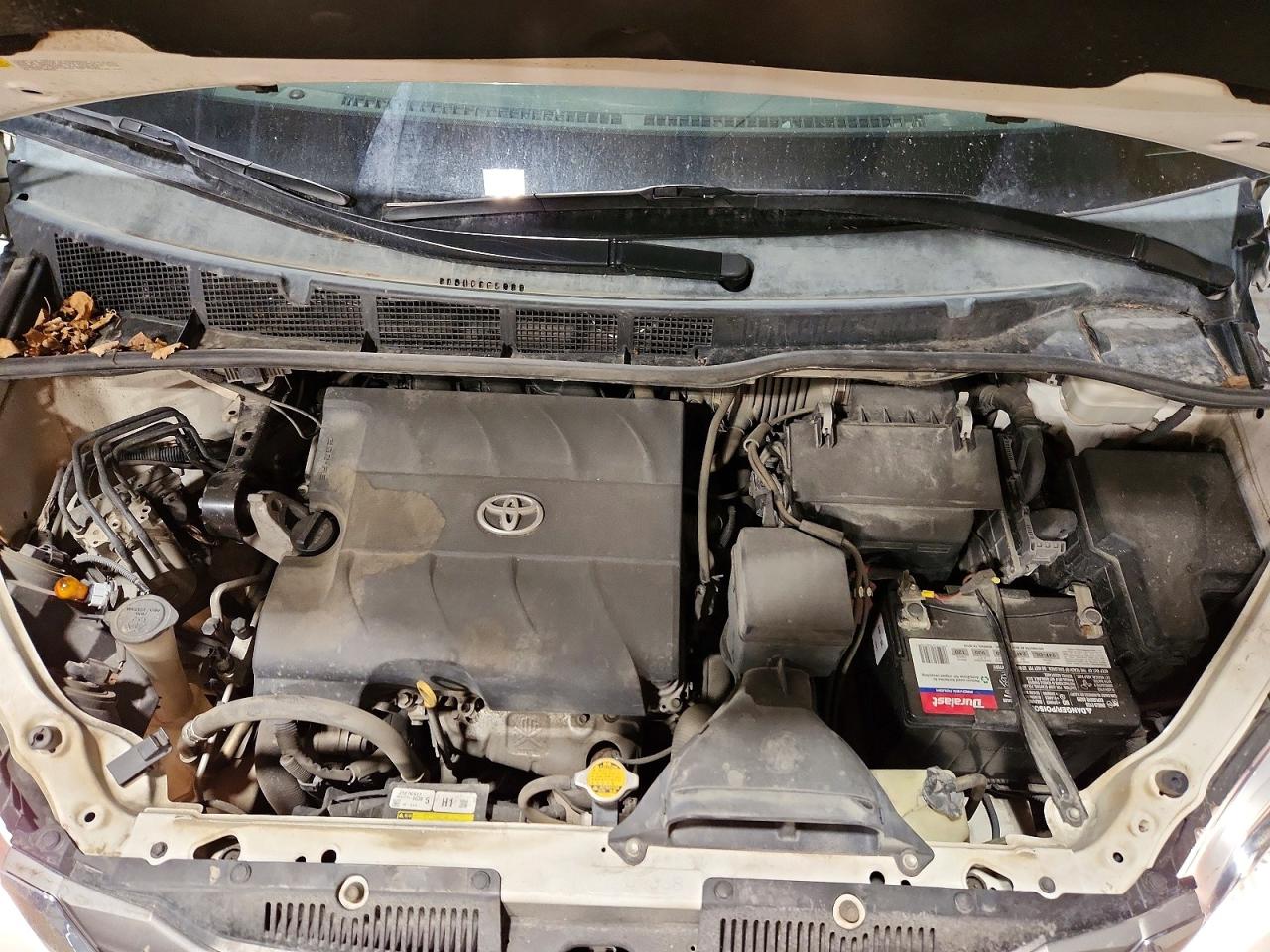 2013 TOYOTA SIENNA