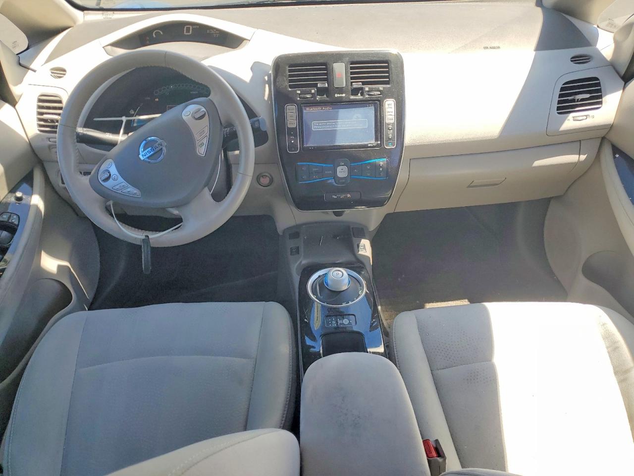 2015 NISSAN LEAF