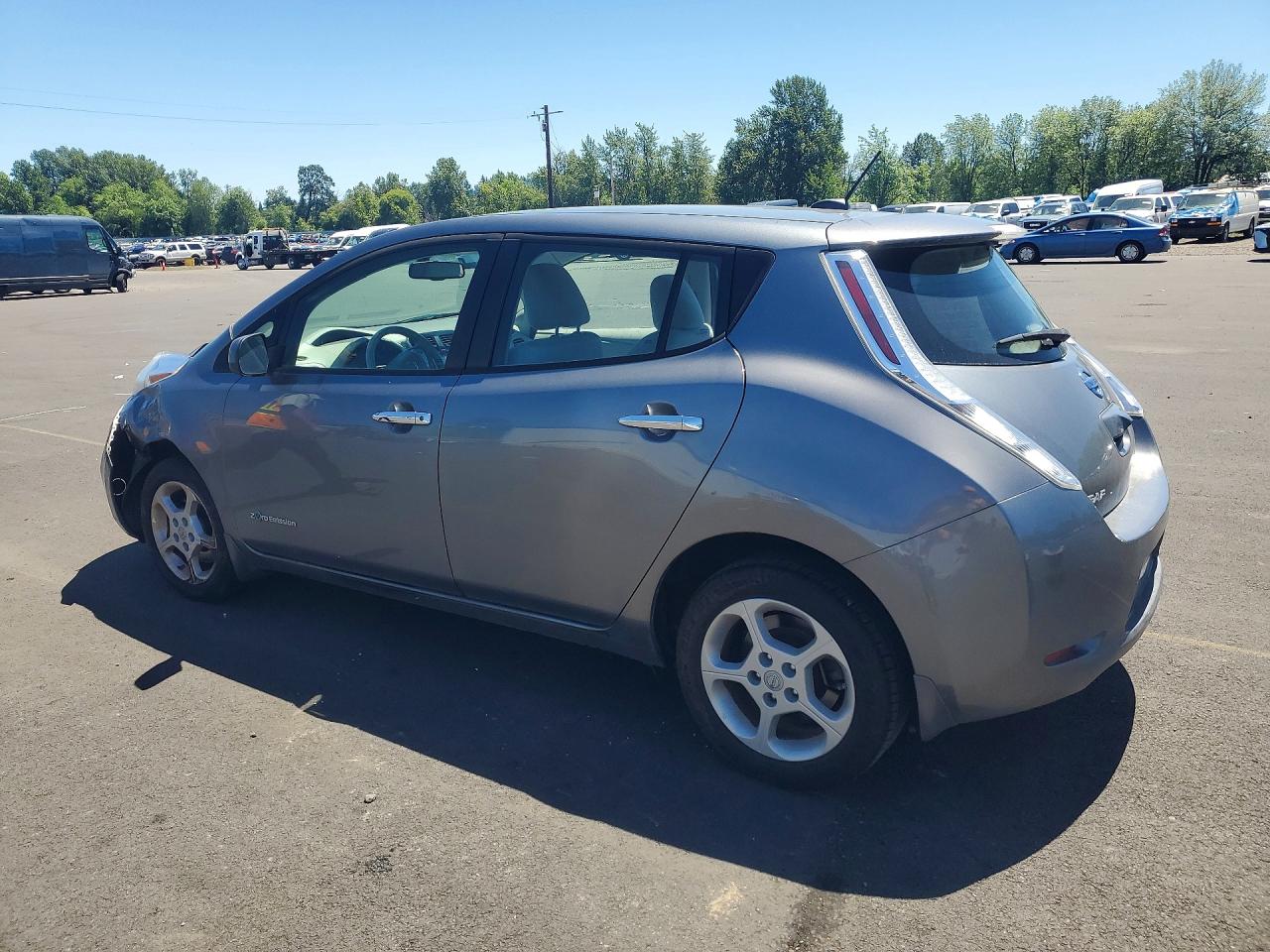 2015 NISSAN LEAF
