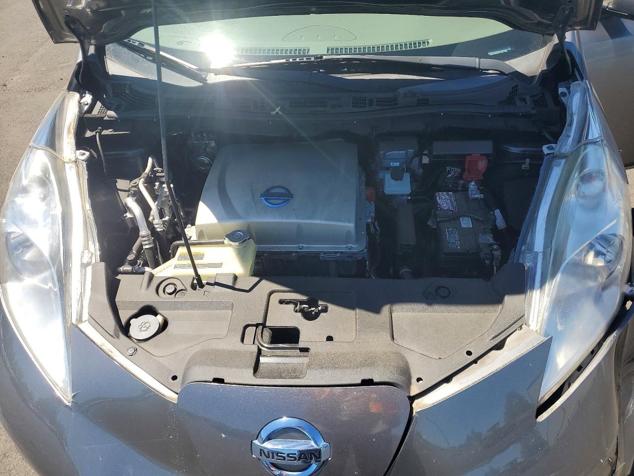 2015 NISSAN LEAF