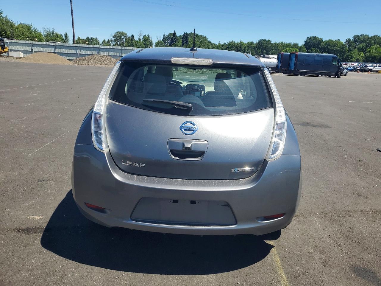 2015 NISSAN LEAF