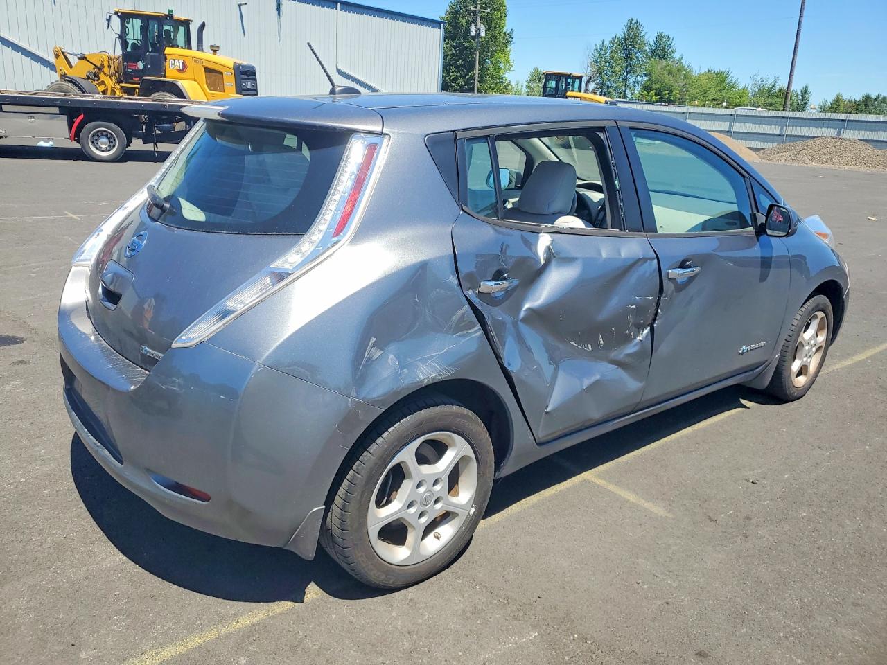 2015 NISSAN LEAF